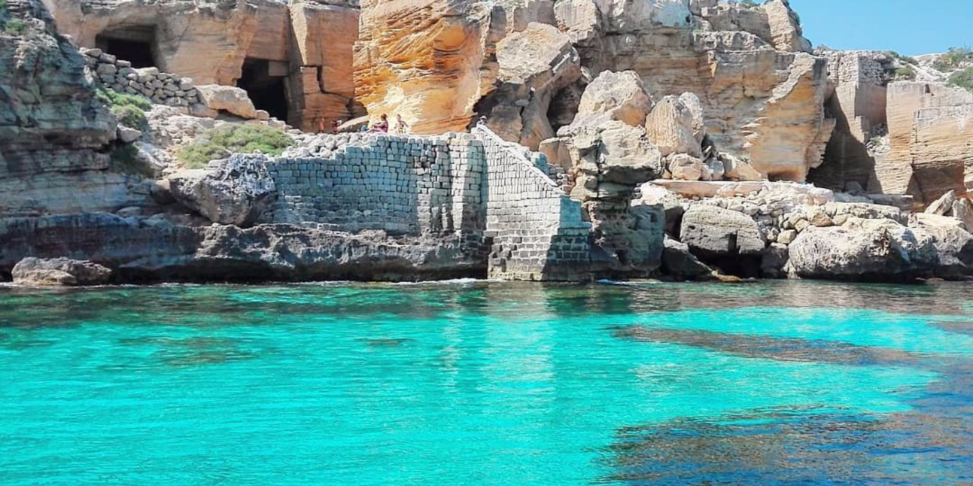 Escursione-in-Barca-a-Bue-Marino-a-Favignana