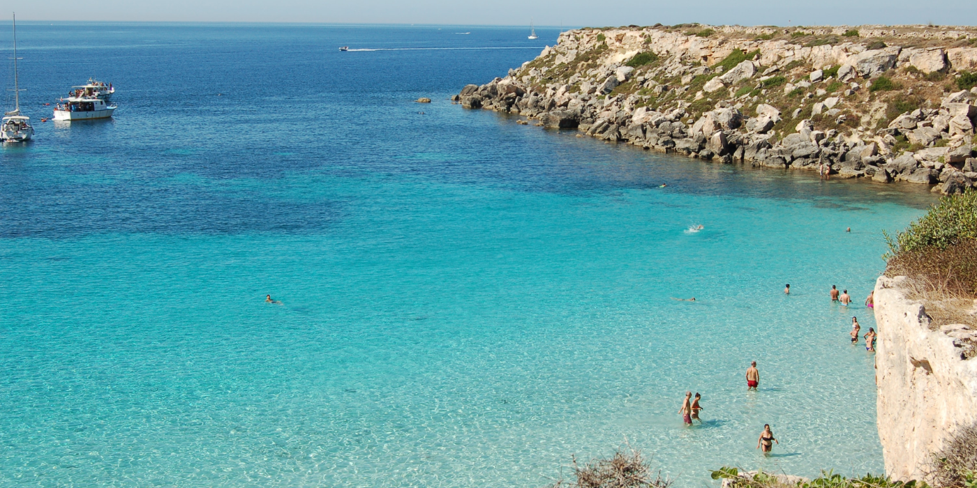escursioni-in-barca-a-cala-azzurra